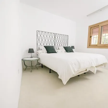 Moott Homes Costacabana Apartamento *